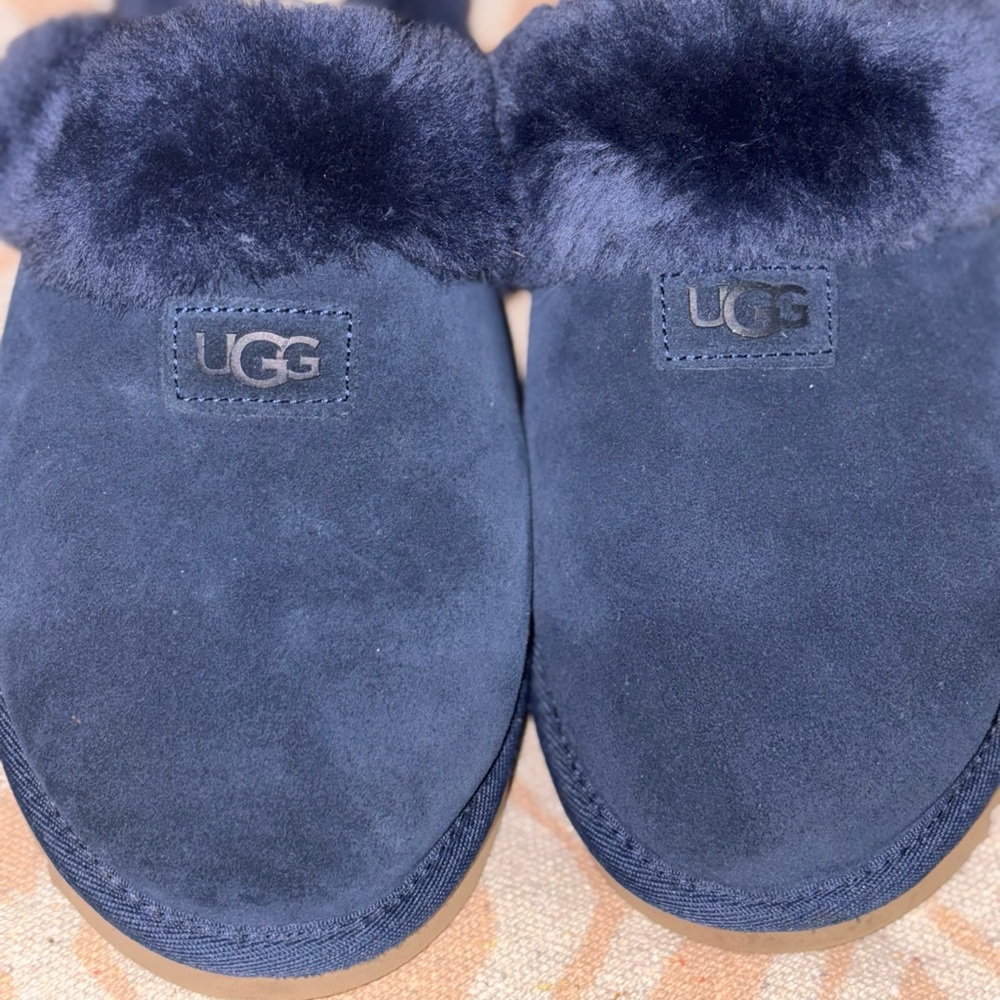 UGGS CLOGS / MULES